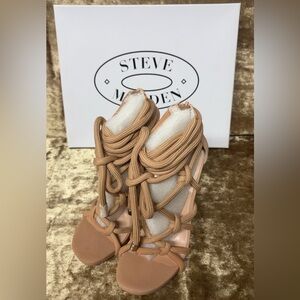 NIB Steve Madden Blush Dream Ankle
Tie Sandal